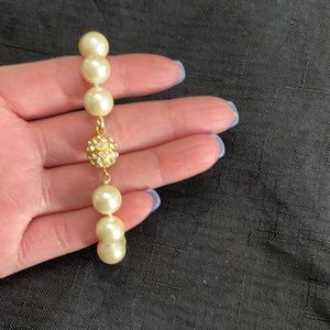 Bracelet faux (not real) pearl with gold like screw closure jewelry